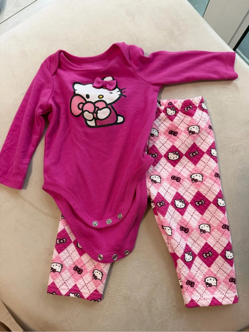 Hello Kitty Sanrio baby set with headband